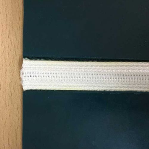 Grapa plàstica per a bandes transportadores