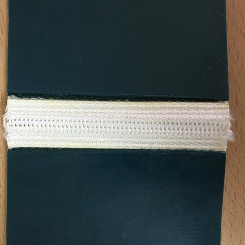 Un dels sistemes d'unió més comunes són les grapes de plàstic. Serveixen per a unificar dues peces de la cinta transportadora entre si.
Contacta'ns si necessites un producte concret